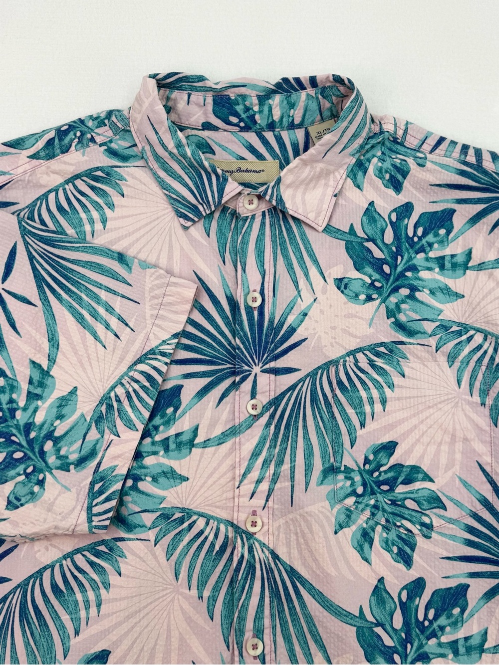 Tommy Bahama Men's XL Short Sleeve Button Down 100% Cotton Pink Blue Tropical